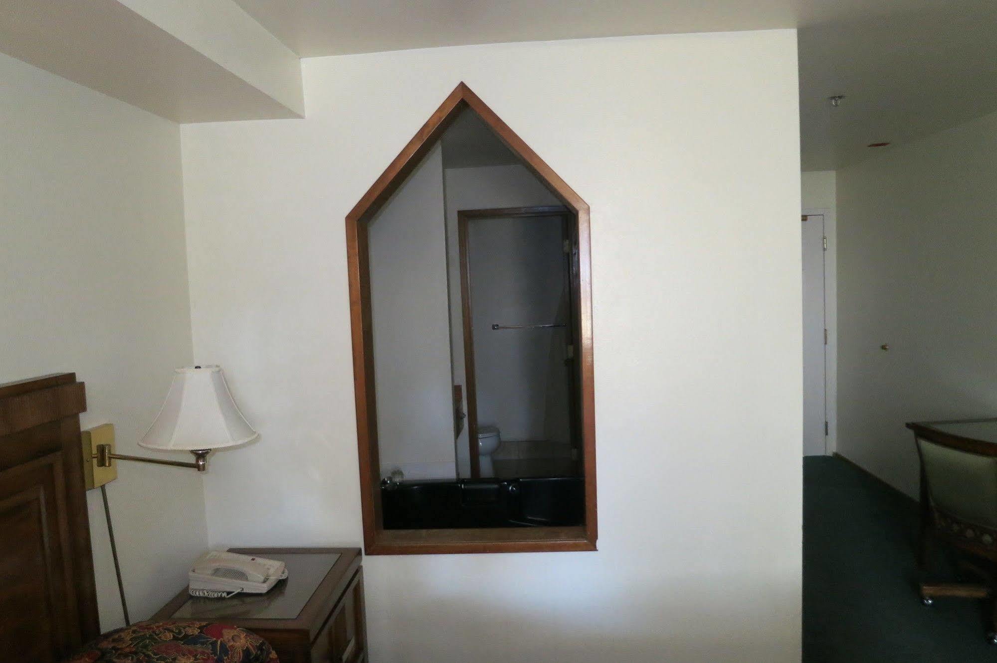 Bay City Inn Белингам Екстериор снимка